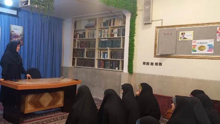 برگزاری جلسات آموزشی ویژه طلاب در حوزه علمیه واوان در شهرستان اسلامشهر 